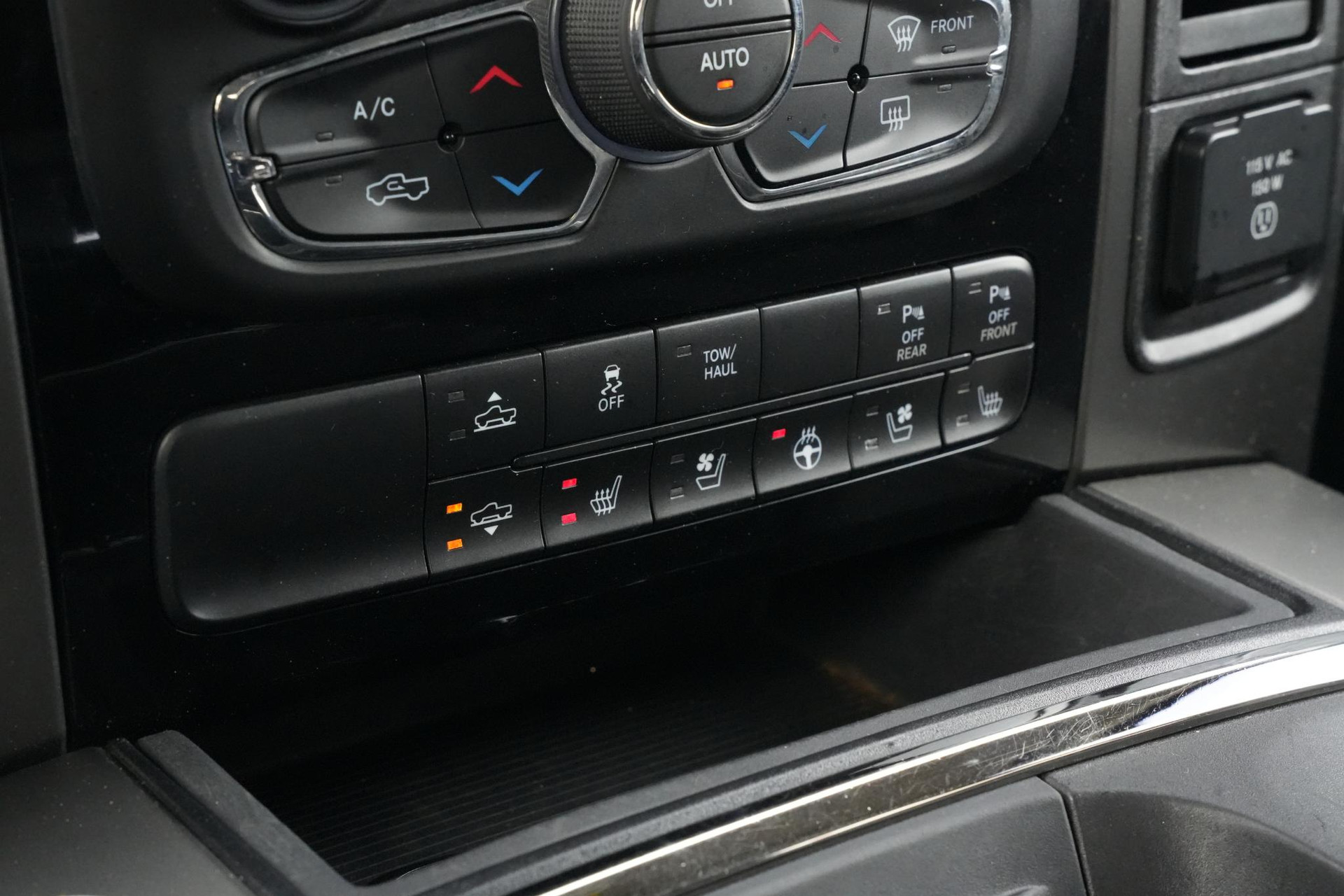 Dodge Ram 1500 5.7 V8 4x4 Crew Cab 5'7 Sport 2018  28