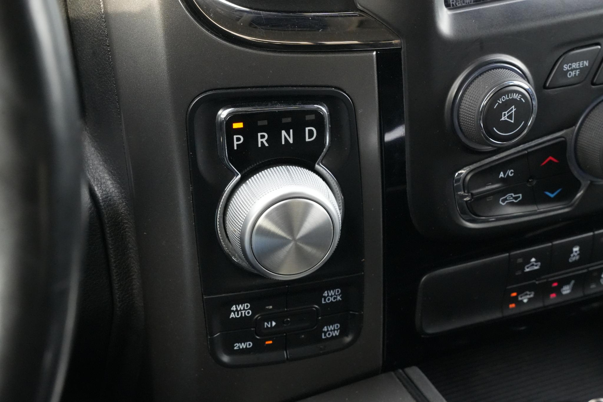 Dodge Ram 1500 5.7 V8 4x4 Crew Cab 5'7 Sport 2018  29