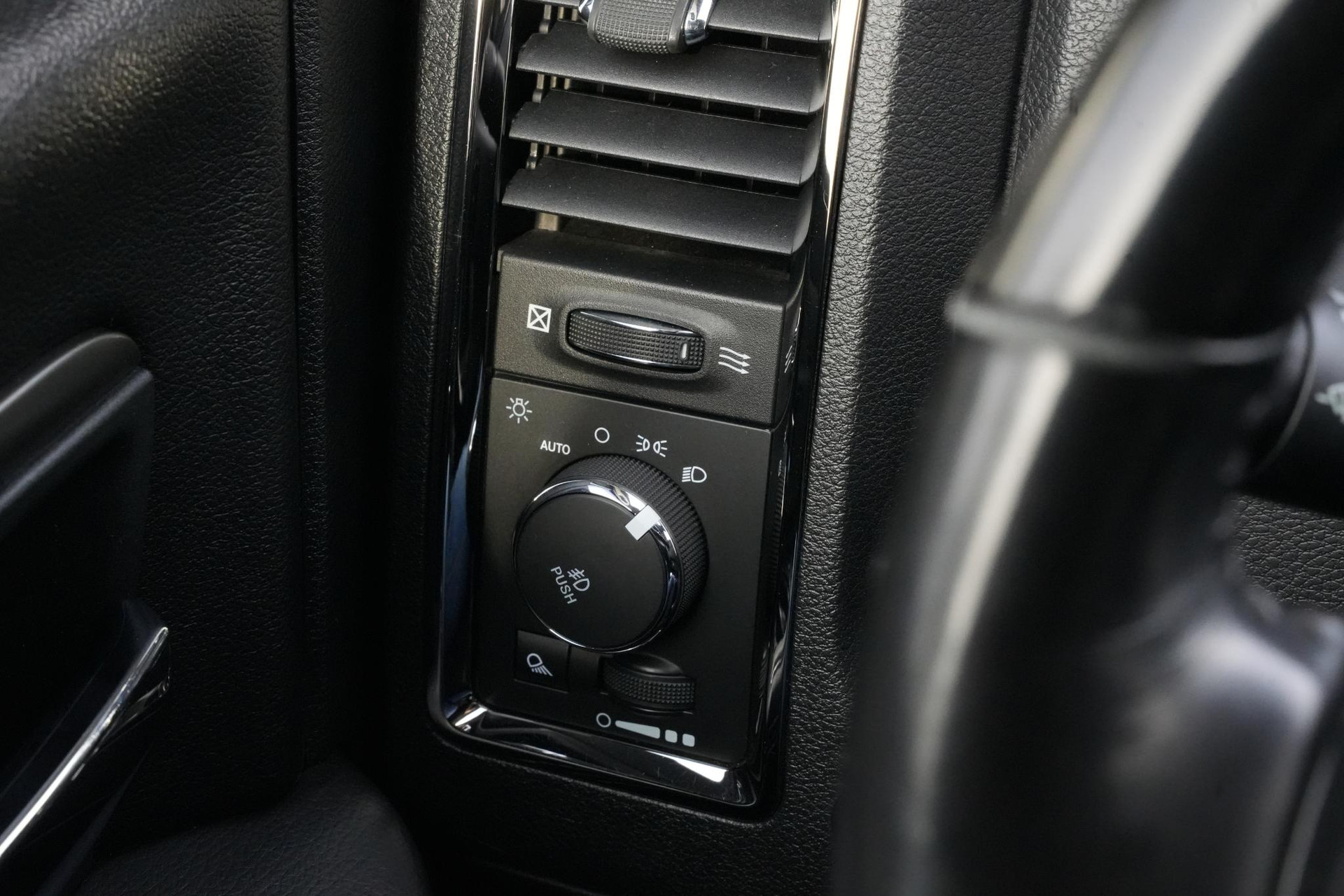 Dodge Ram 1500 5.7 V8 4x4 Crew Cab 5'7 Sport 2018  46