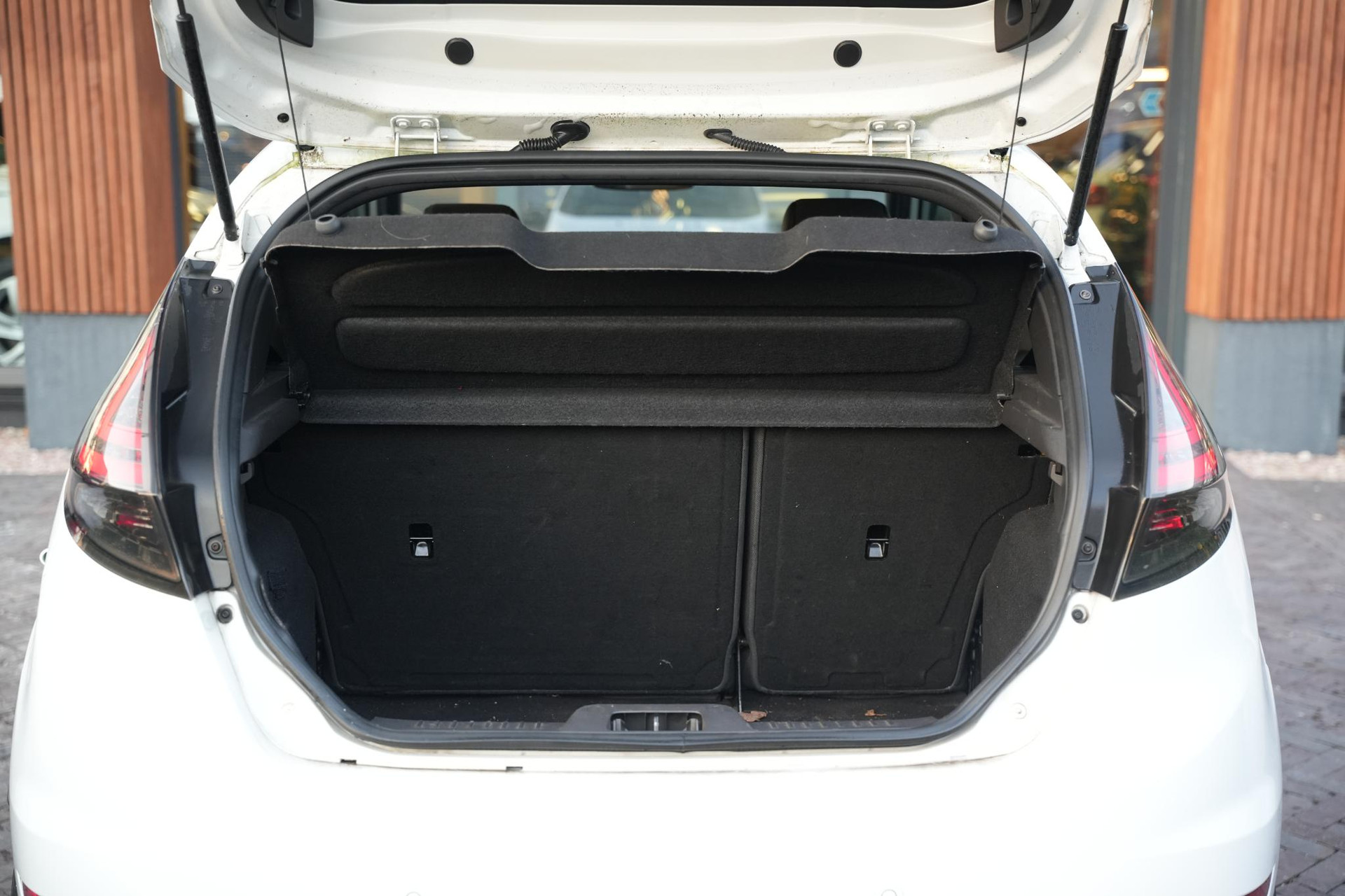 Ford Fiesta 1.6 ST2 2014 Frozen White (Pn3gz) 10