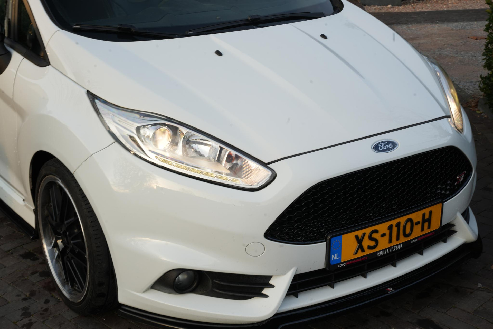 Ford Fiesta 1.6 ST2 2014 Frozen White (Pn3gz) 11