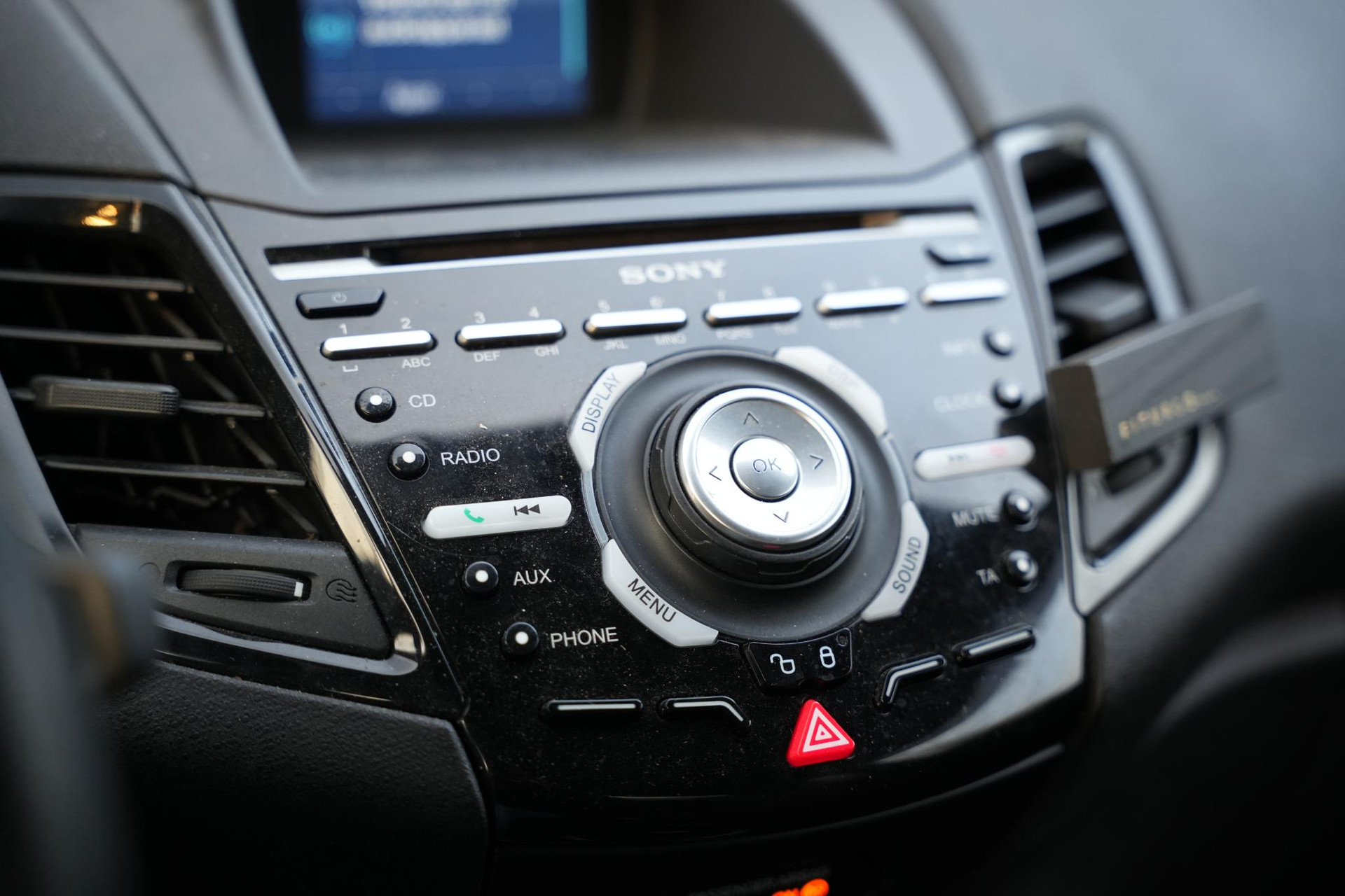 Ford Fiesta 1.6 ST2 2014 Frozen White (Pn3gz) 21