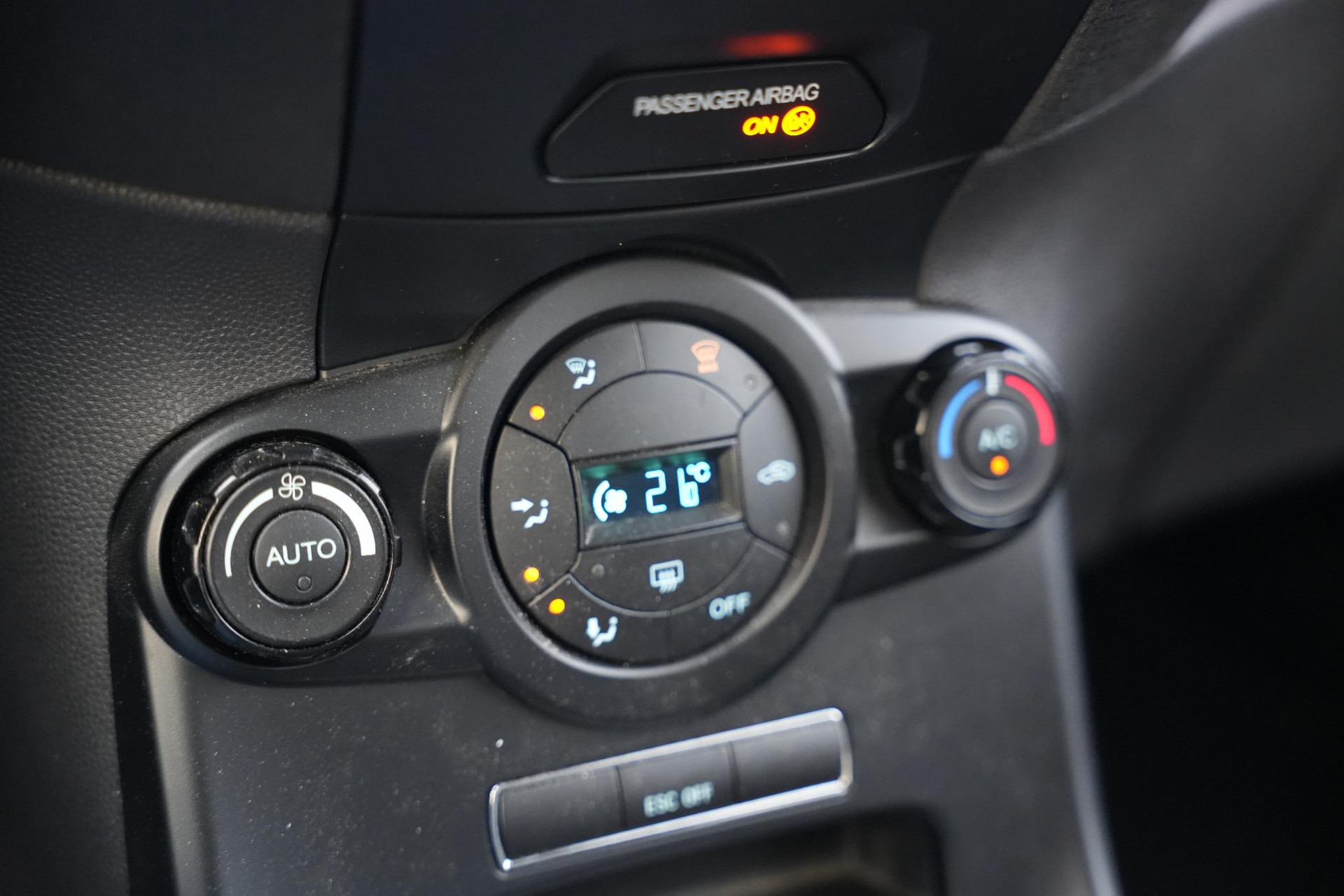 Ford Fiesta 1.6 ST2 2014 Frozen White (Pn3gz) 22