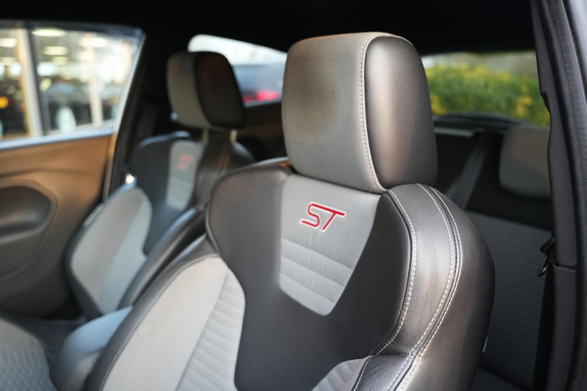 Ford Fiesta 1.6 ST2 2014 Frozen White (Pn3gz) 4