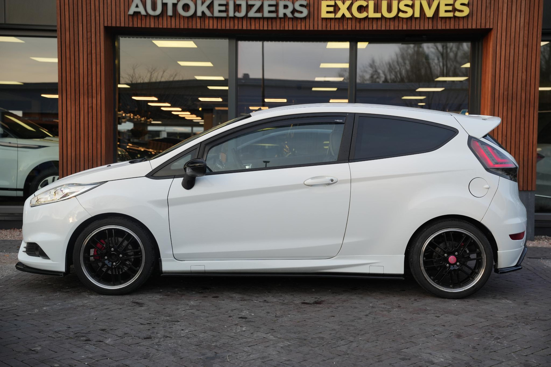 Ford Fiesta 1.6 ST2 2014 Frozen White (Pn3gz) 5