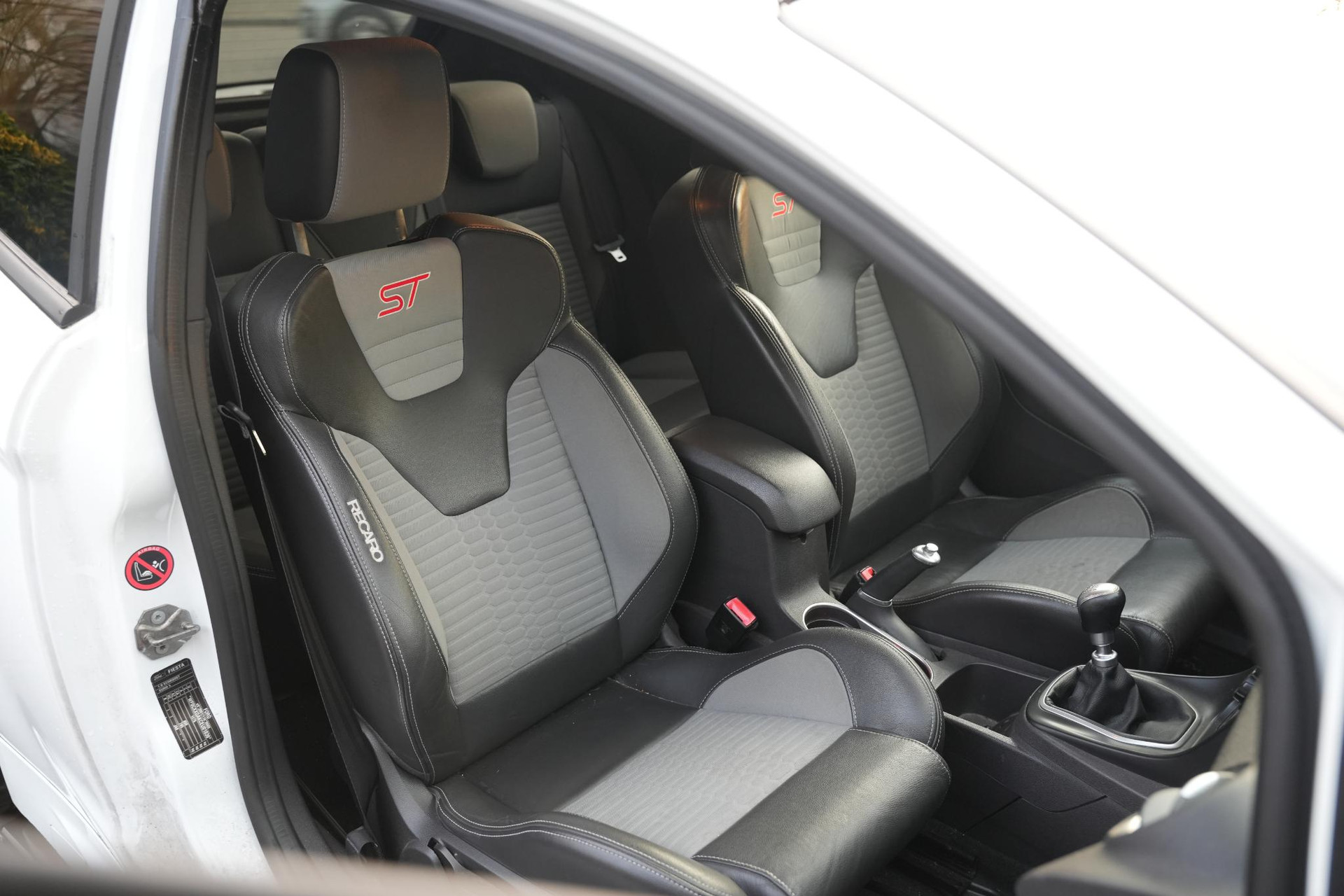 Ford Fiesta 1.6 ST2 2014 Frozen White (Pn3gz) 8