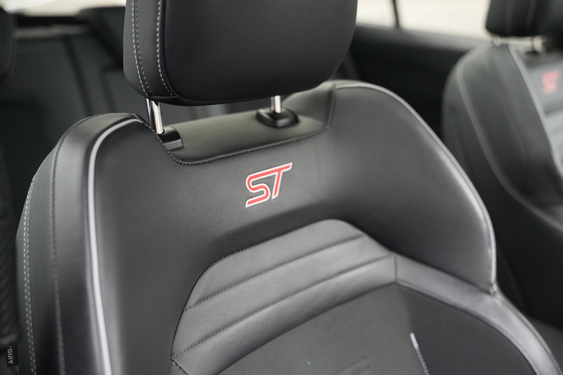 Ford Focus 2.3 EcoBoost ST-X 2020  15