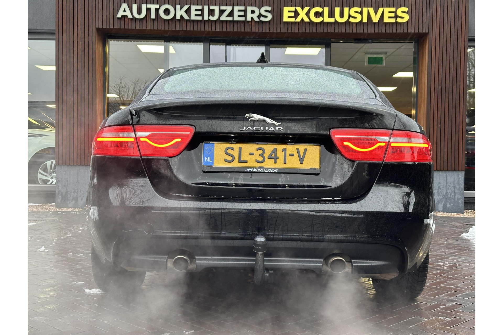 Jaguar XE 2.0 Prestige Pro Edition 2018 Ebony black-JBC1807 (1AT) 10