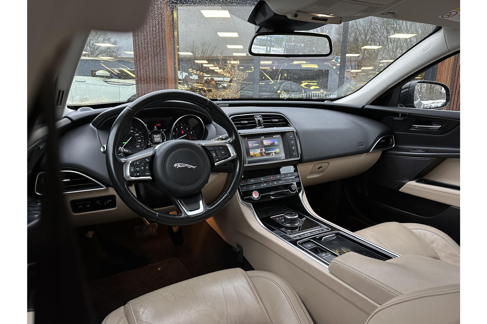 Jaguar XE 2.0 Prestige Pro Edition 2018 Ebony black-JBC1807 (1AT) 2