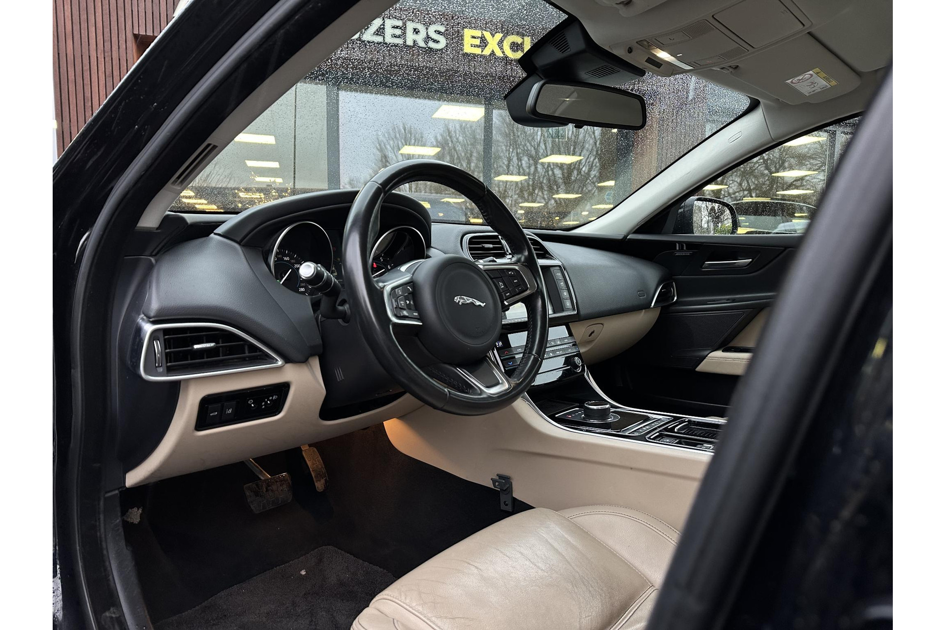 Jaguar XE 2.0 Prestige Pro Edition 2018 Ebony black-JBC1807 (1AT) 5