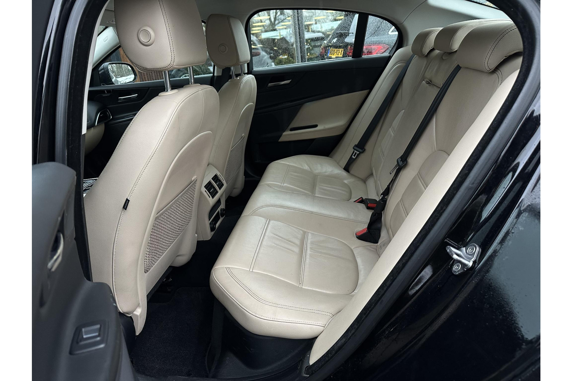 Jaguar XE 2.0 Prestige Pro Edition 2018 Ebony black-JBC1807 (1AT) 9