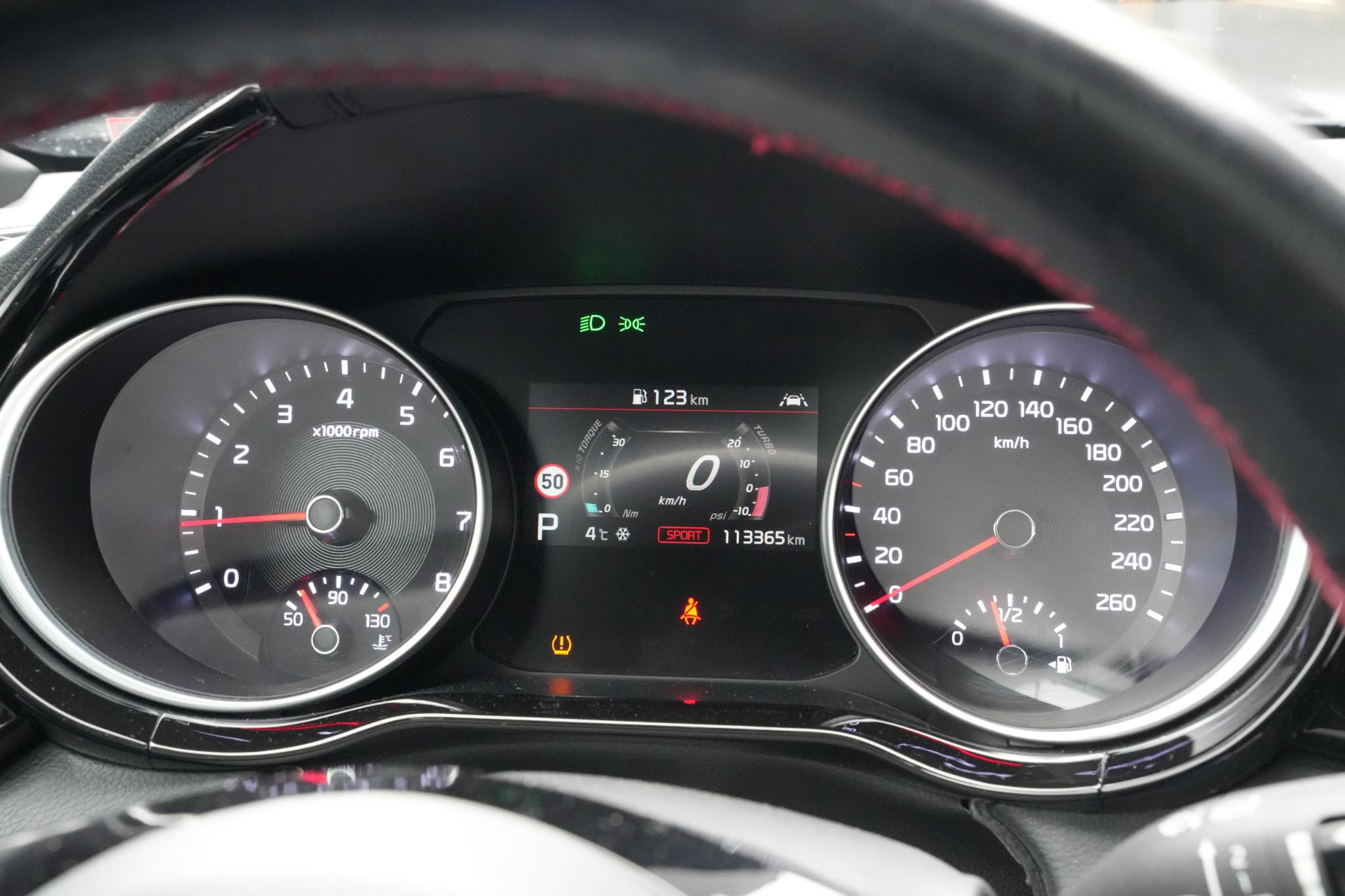 Kia ProCeed 1.6 T-GDi GT 2019 Deluxe White Pearl (HW2) 25