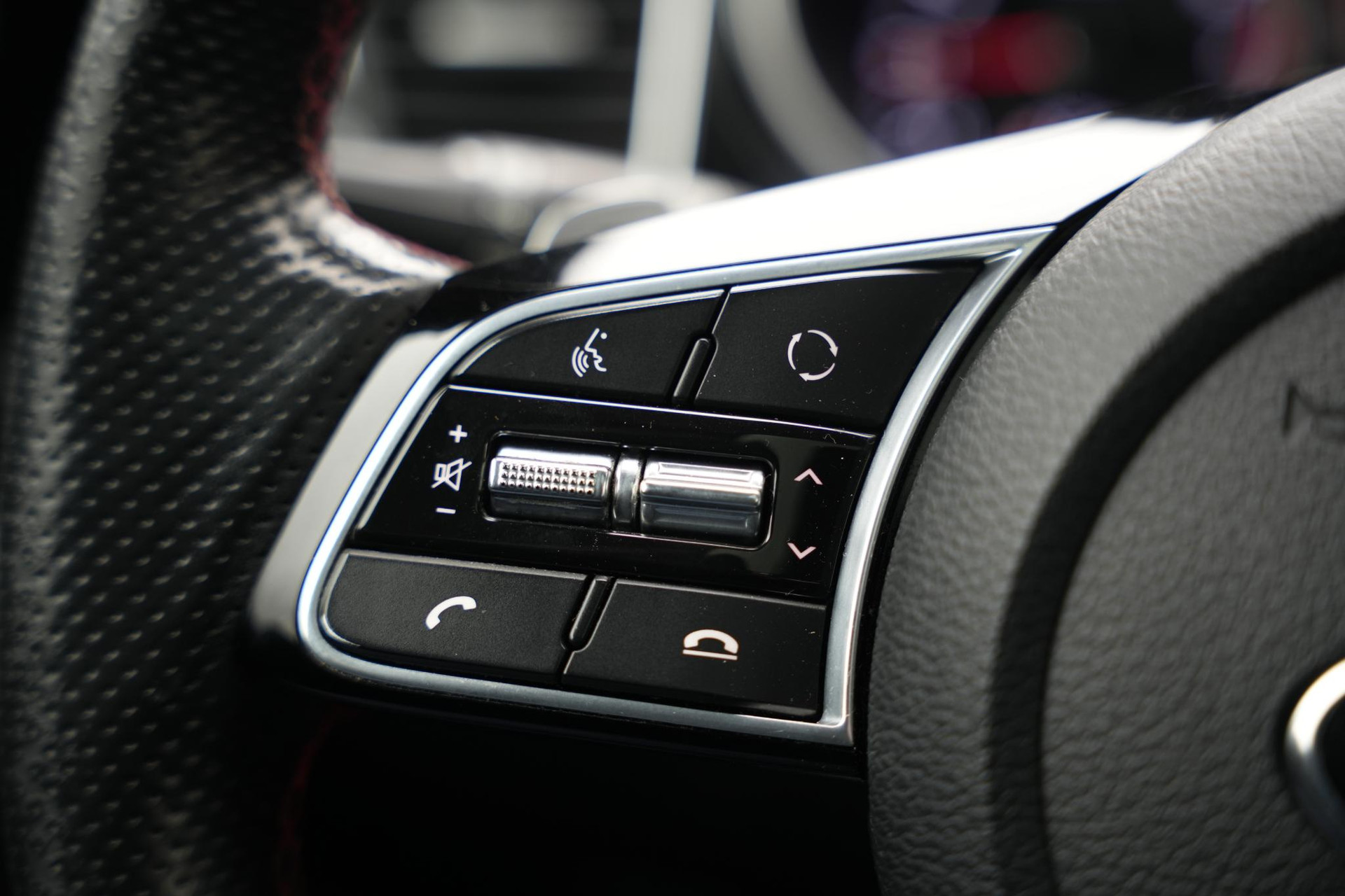 Kia ProCeed 1.6 T-GDi GT 2019 Deluxe White Pearl (HW2) 26