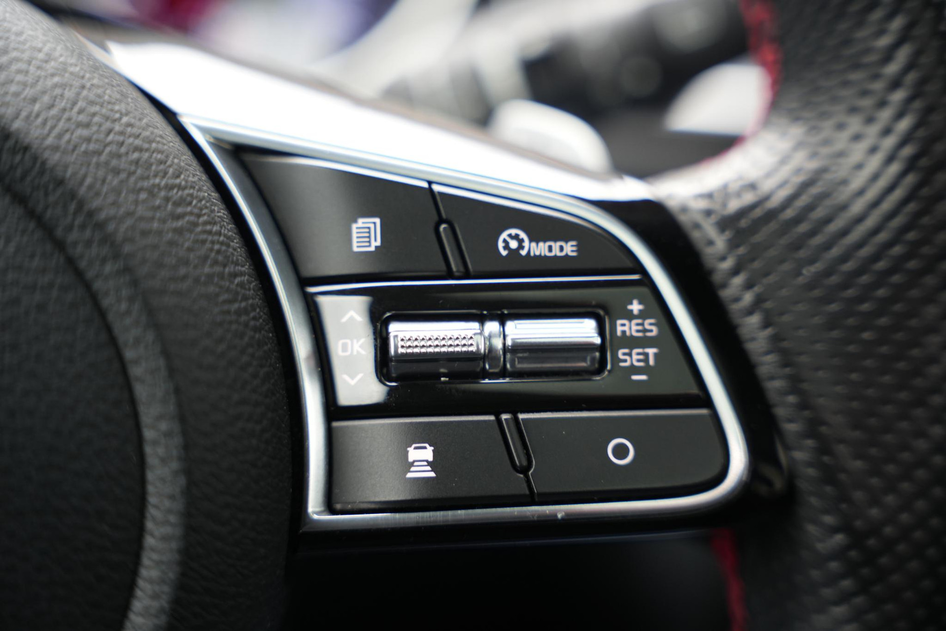 Kia ProCeed 1.6 T-GDi GT 2019 Deluxe White Pearl (HW2) 27