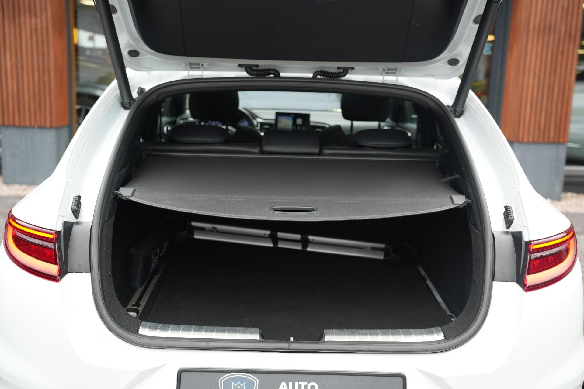 Kia ProCeed 1.6 T-GDi GT 2019 Deluxe White Pearl (HW2) 40