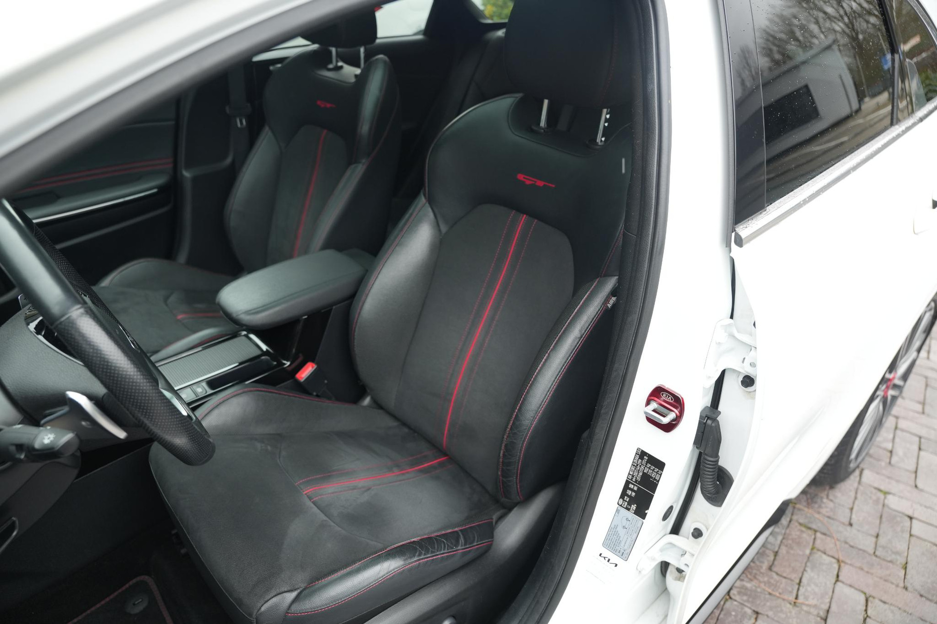 Kia ProCeed 1.6 T-GDi GT 2019 Deluxe White Pearl (HW2) 6