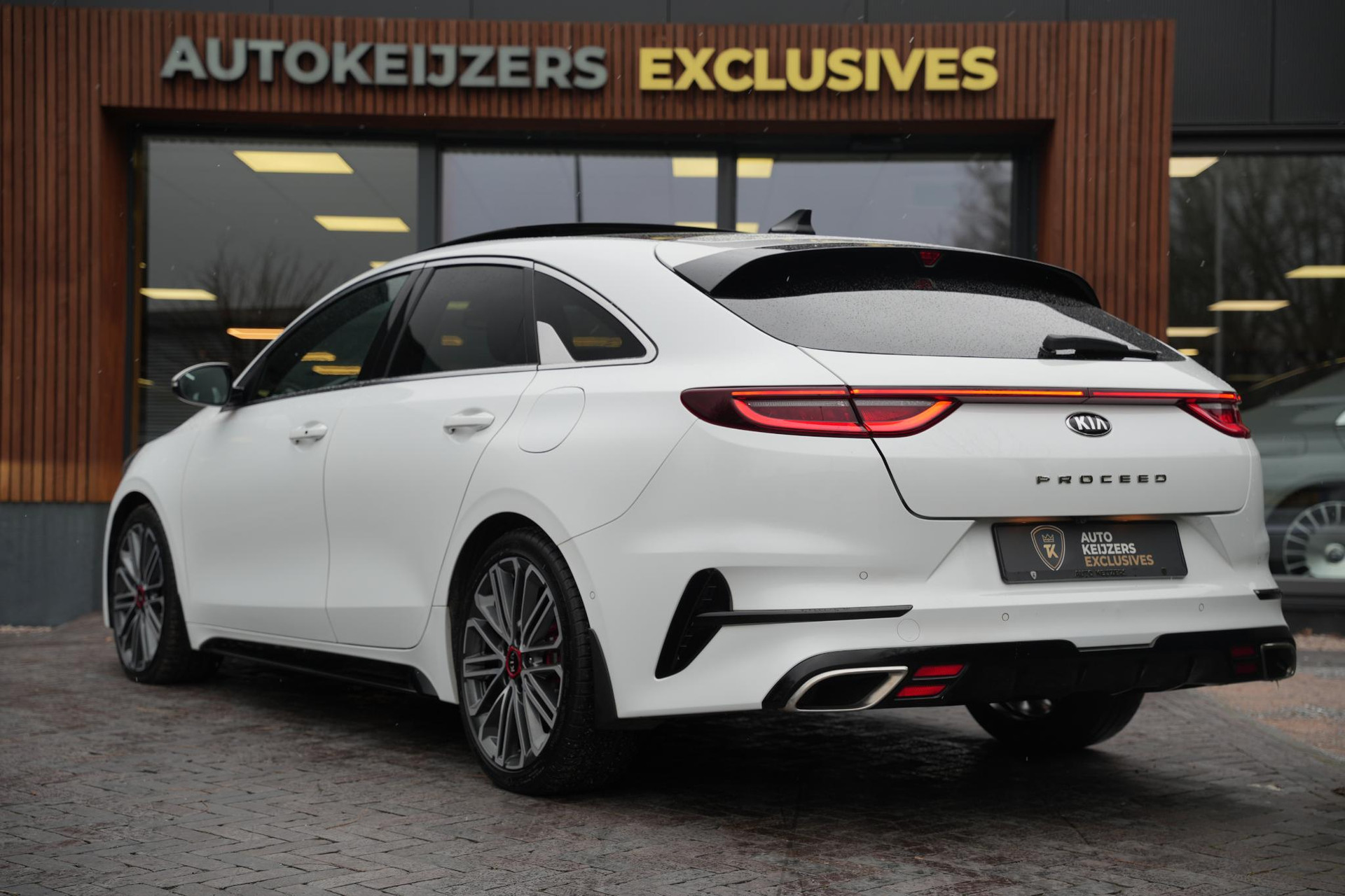 Kia ProCeed 1.6 T-GDi GT 2019 Deluxe White Pearl (HW2) 7