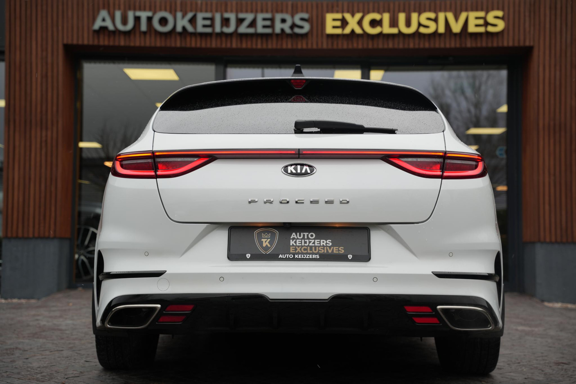 Kia ProCeed 1.6 T-GDi GT 2019 Deluxe White Pearl (HW2) 9