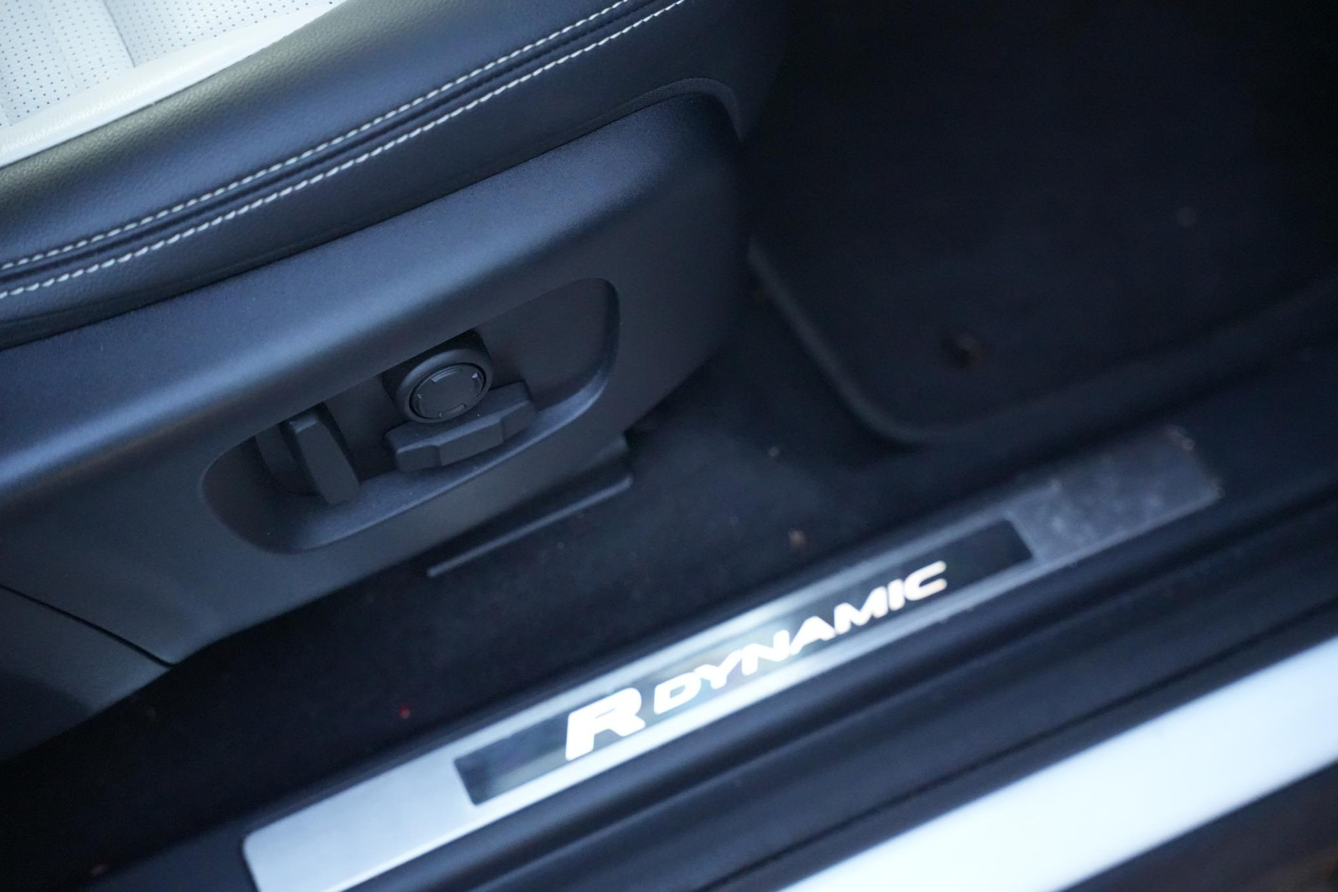 Land Rover Discovery Sport 1.5 P300e PHEV Dynamic SE 2023  19