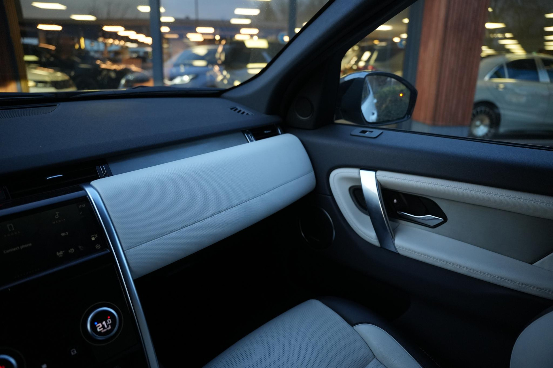 Land Rover Discovery Sport 1.5 P300e PHEV Dynamic SE 2023  31