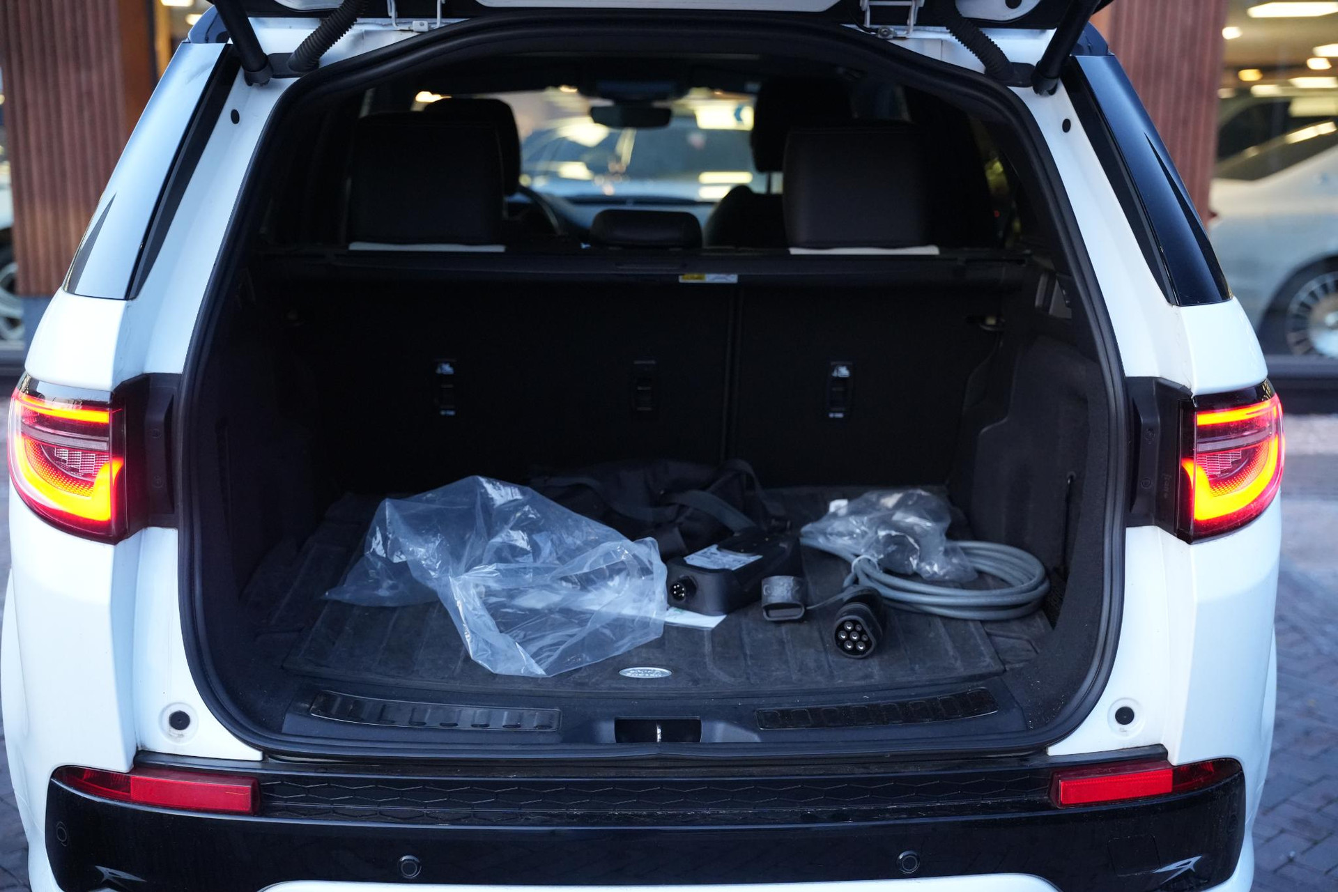 Land Rover Discovery Sport 1.5 P300e PHEV Dynamic SE 2023  34