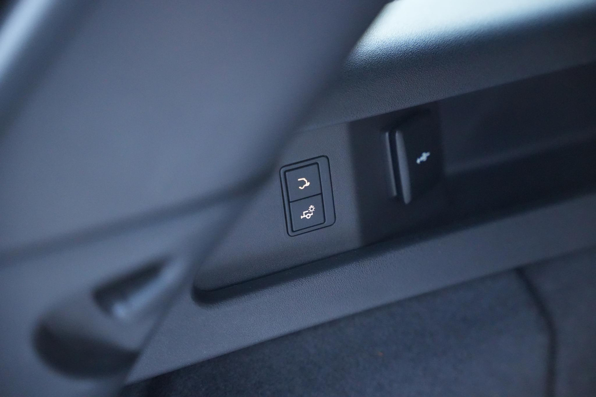 Land Rover Discovery Sport 1.5 P300e PHEV Dynamic SE 2023  36