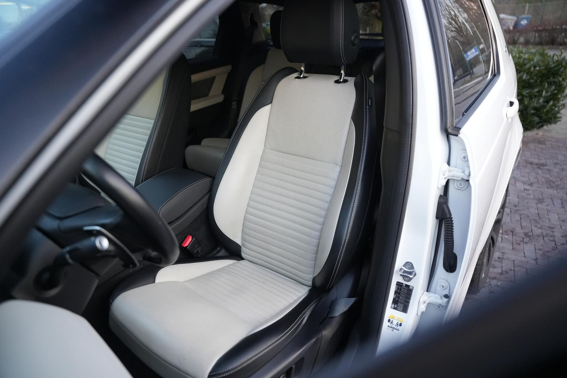 Land Rover Discovery Sport 1.5 P300e PHEV Dynamic SE 2023  4