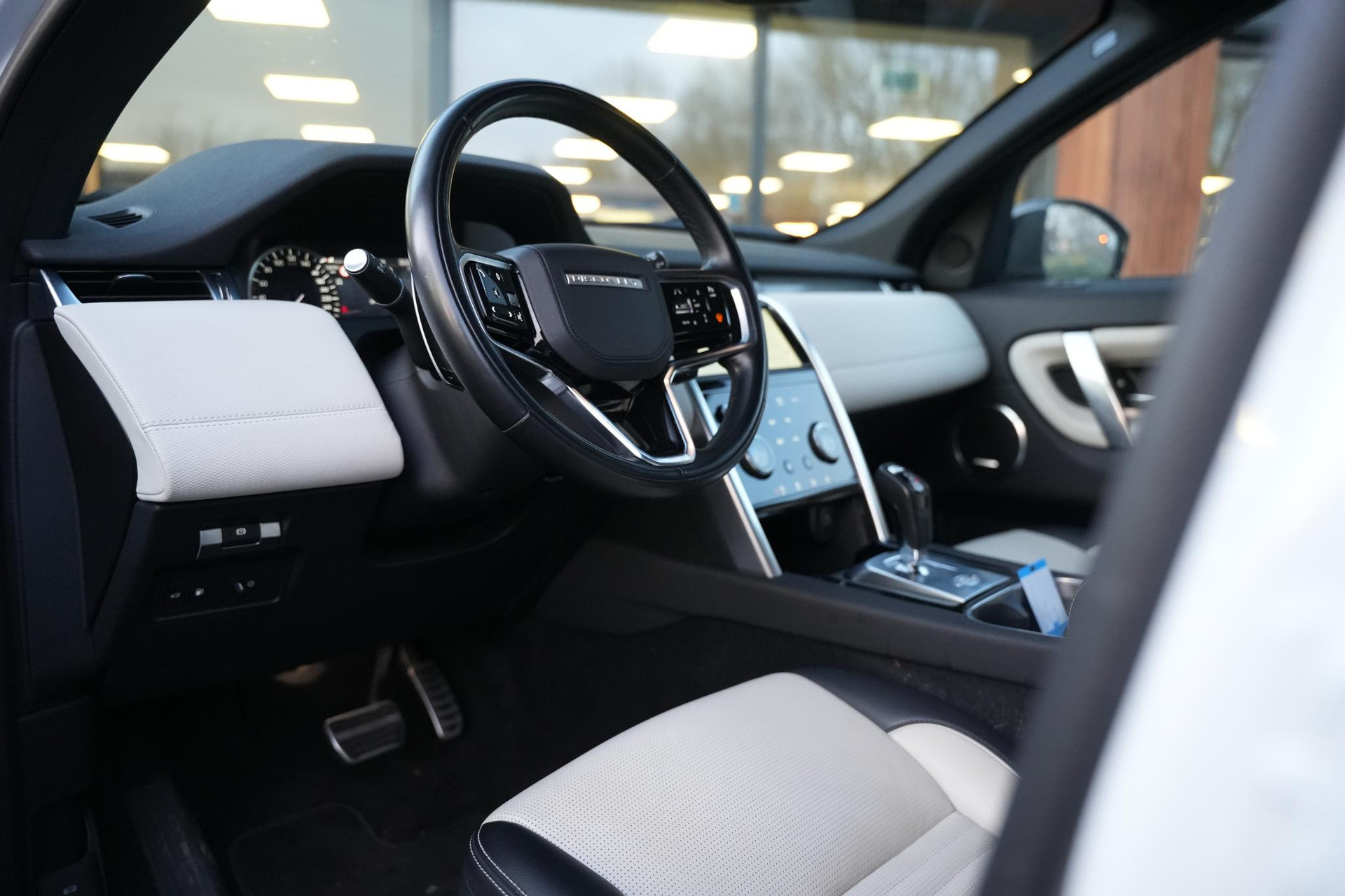 Land Rover Discovery Sport 1.5 P300e PHEV Dynamic SE 2023  8