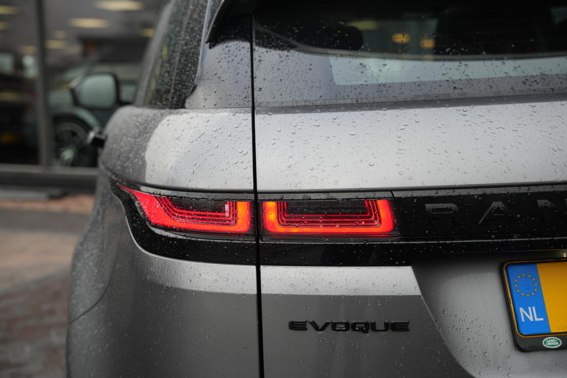 Land Rover Range Rover Evoque 2.0 P200 AWD R-Dynamic S 2020 Eiger grey-JBC2409 (1DF) 12