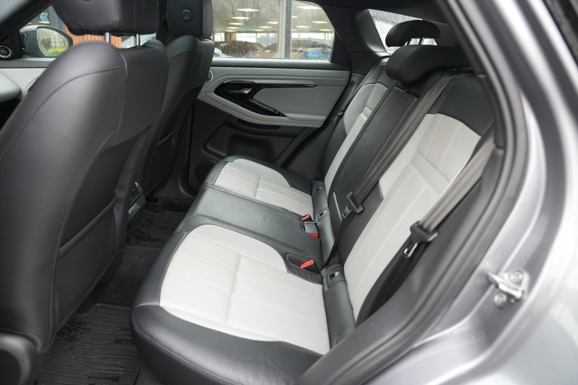 Land Rover Range Rover Evoque 2.0 P200 AWD R-Dynamic S 2020 Eiger grey-JBC2409 (1DF) 14