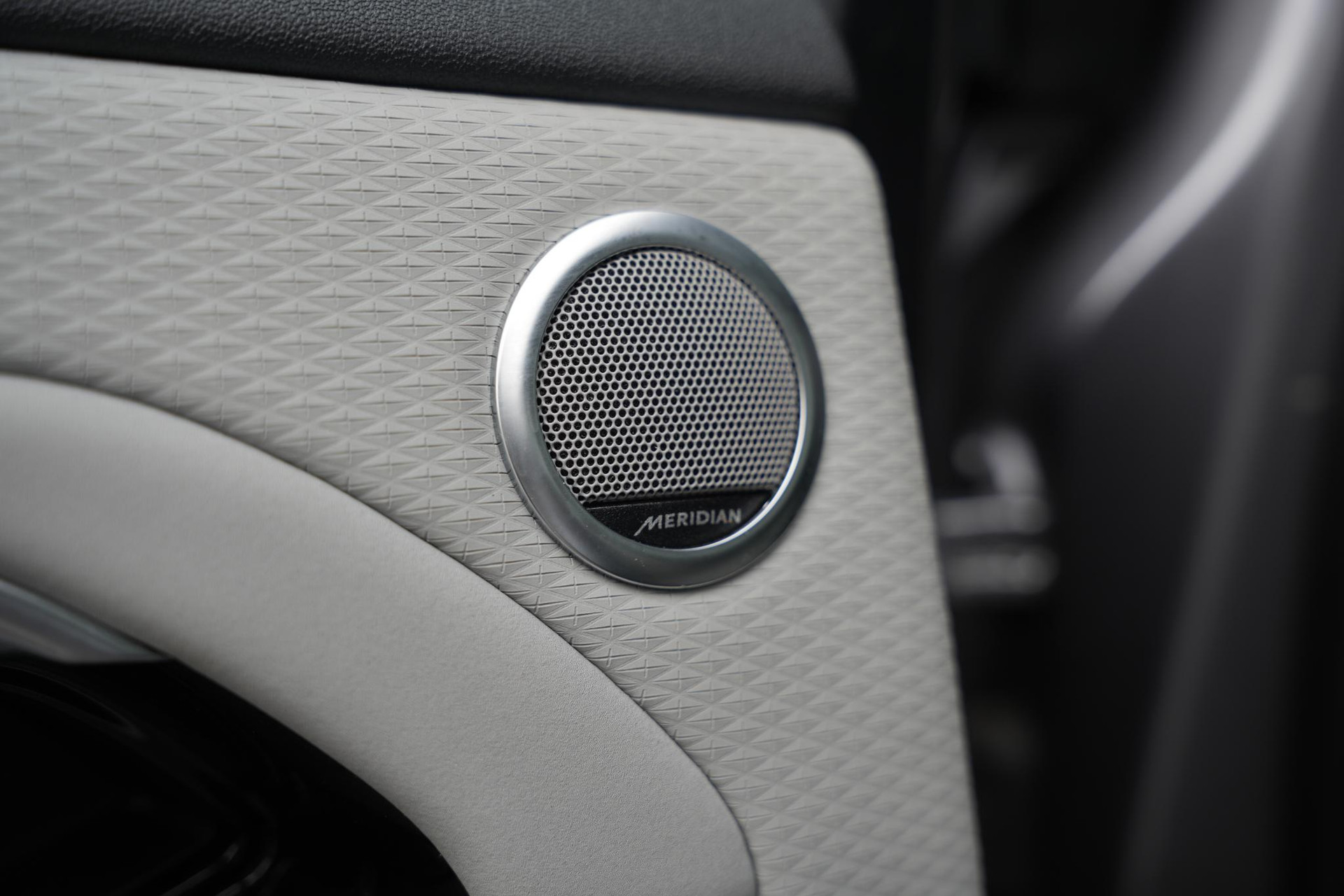 Land Rover Range Rover Evoque 2.0 P200 AWD R-Dynamic S 2020 Eiger grey-JBC2409 (1DF) 15