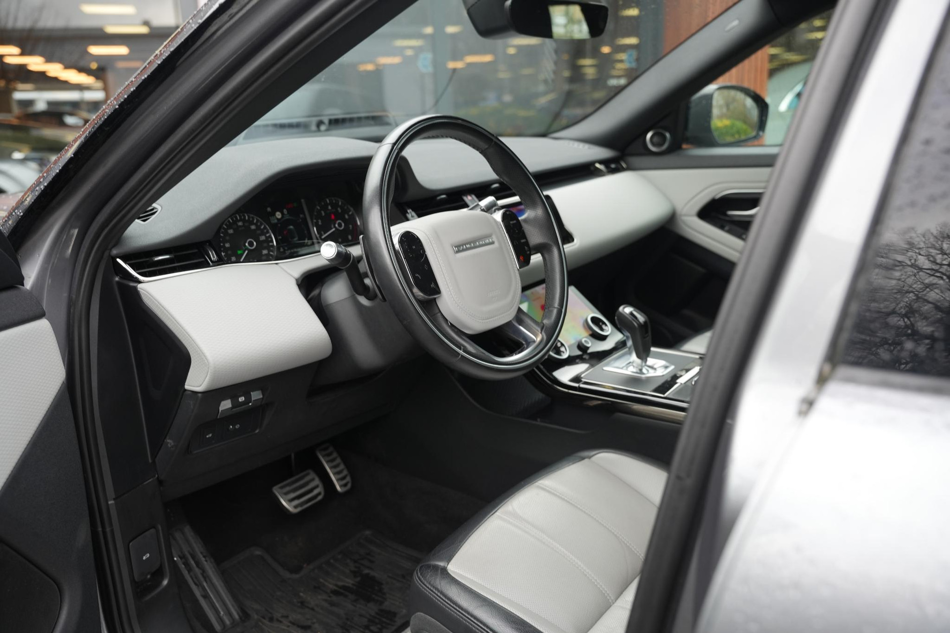 Land Rover Range Rover Evoque 2.0 P200 AWD R-Dynamic S 2020 Eiger grey-JBC2409 (1DF) 17