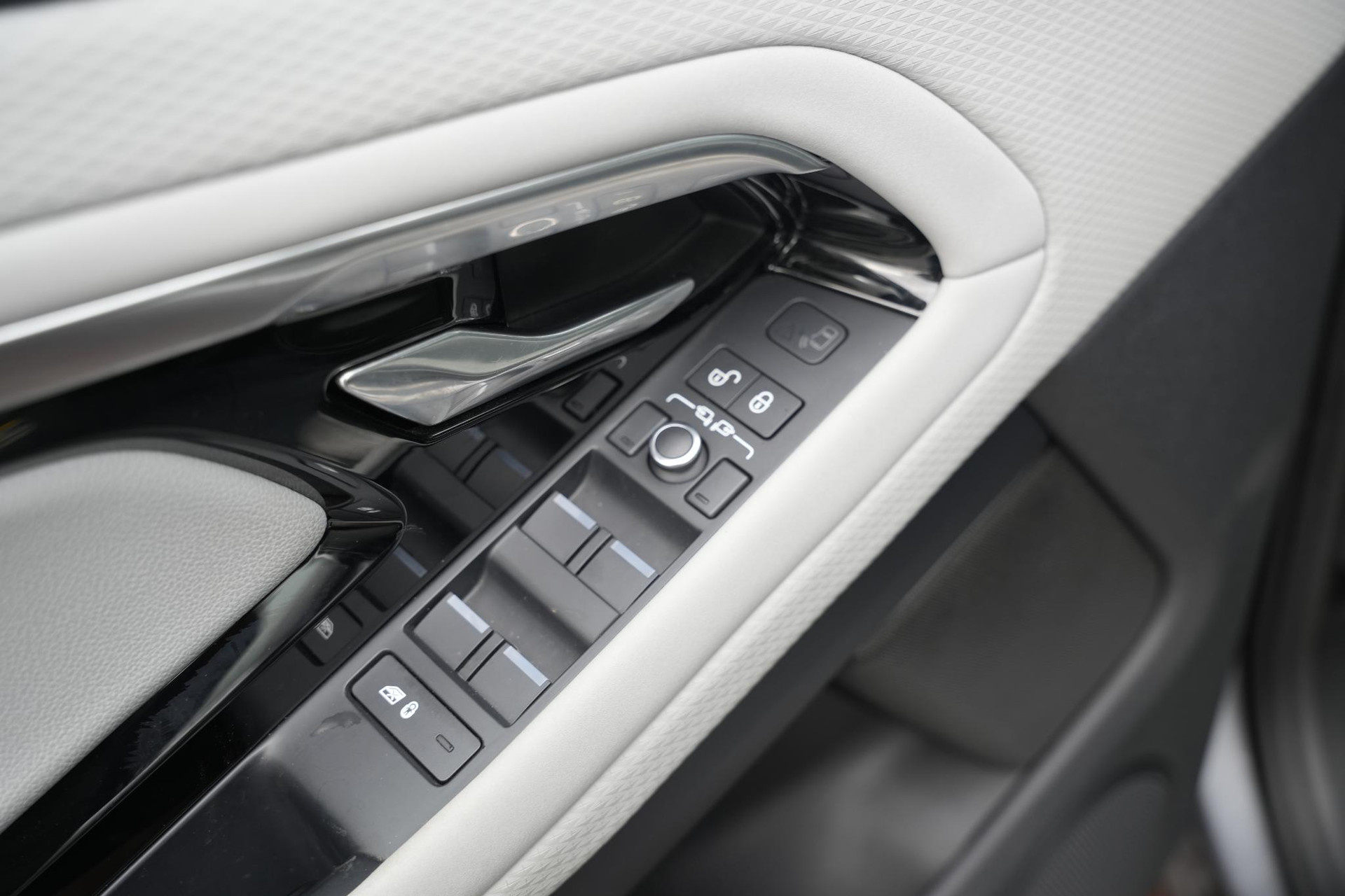 Land Rover Range Rover Evoque 2.0 P200 AWD R-Dynamic S 2020 Eiger grey-JBC2409 (1DF) 18