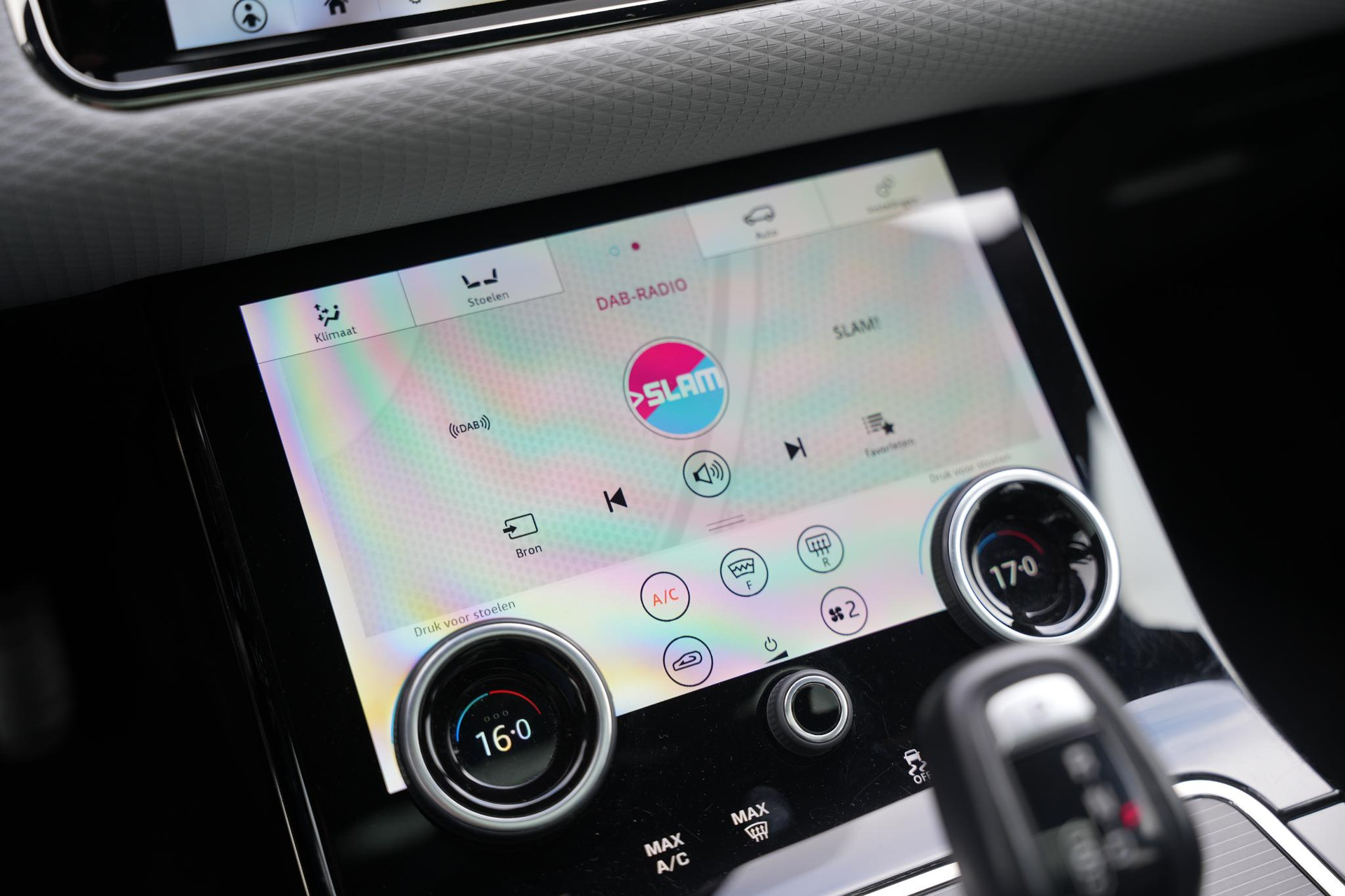 Land Rover Range Rover Evoque 2.0 P200 AWD R-Dynamic S 2020 Eiger grey-JBC2409 (1DF) 39