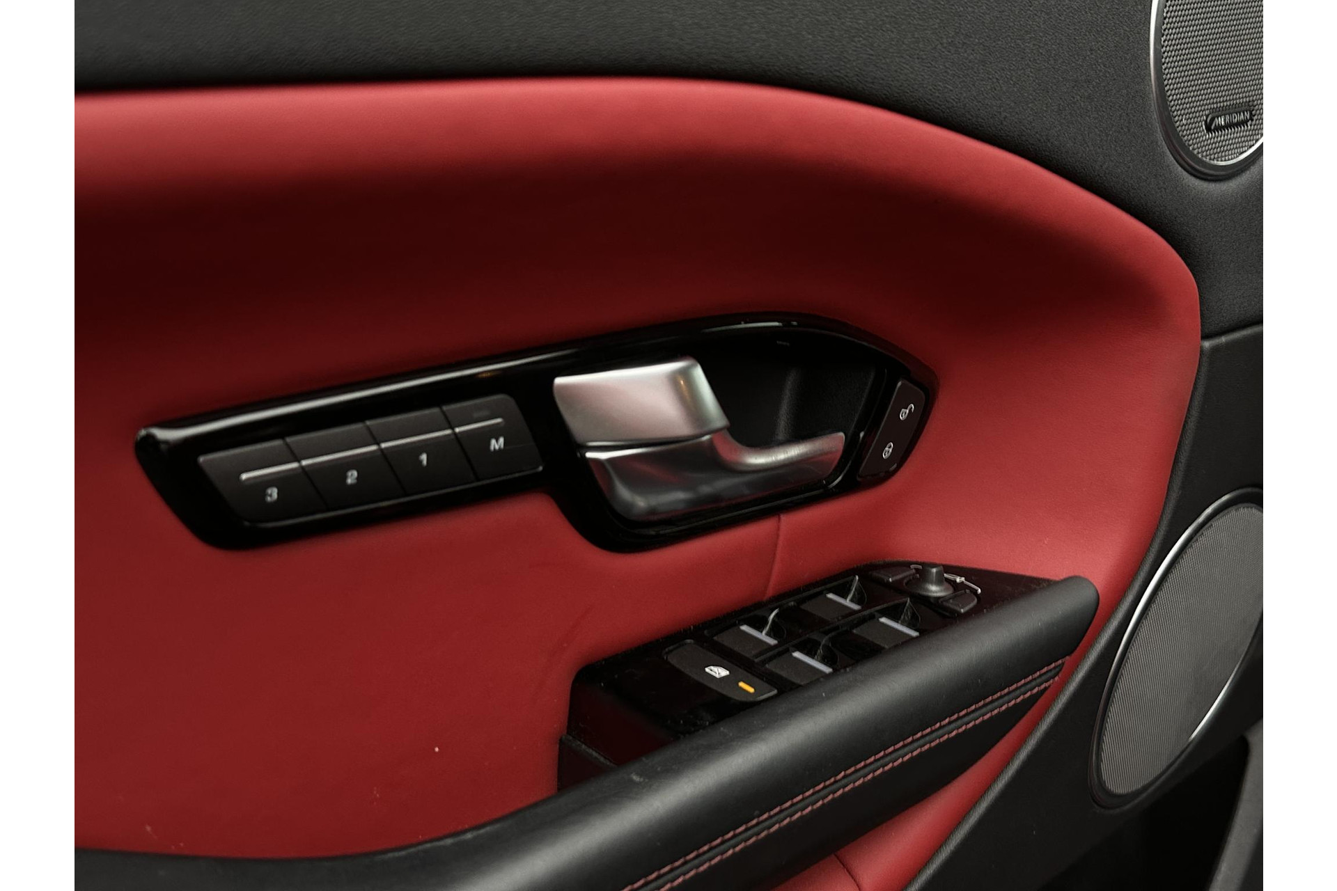 Land Rover Range Rover Evoque 2.0 Si4 SE Dynamic 2016 Exterior Paint - Firenze (1AF) 12