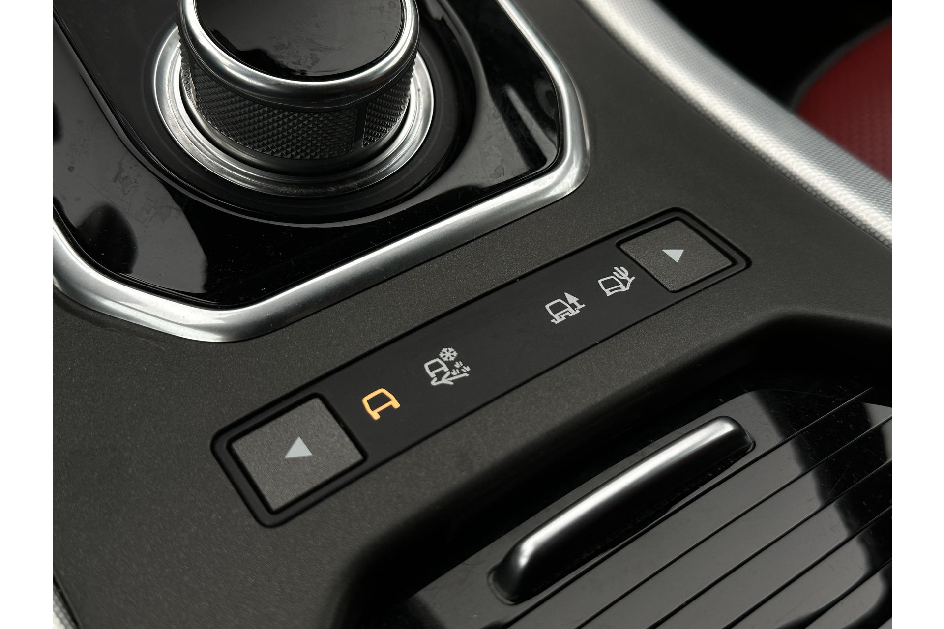 Land Rover Range Rover Evoque 2.0 Si4 SE Dynamic 2016 Exterior Paint - Firenze (1AF) 18