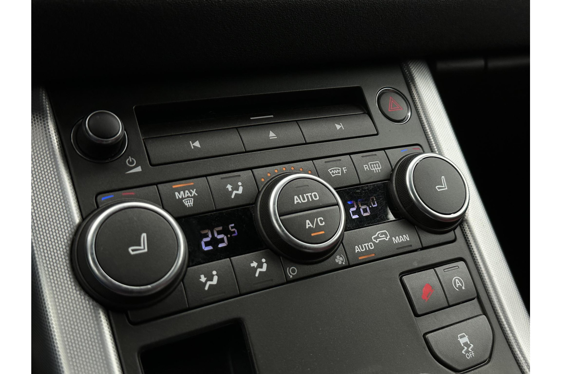 Land Rover Range Rover Evoque 2.0 Si4 SE Dynamic 2016 Exterior Paint - Firenze (1AF) 30