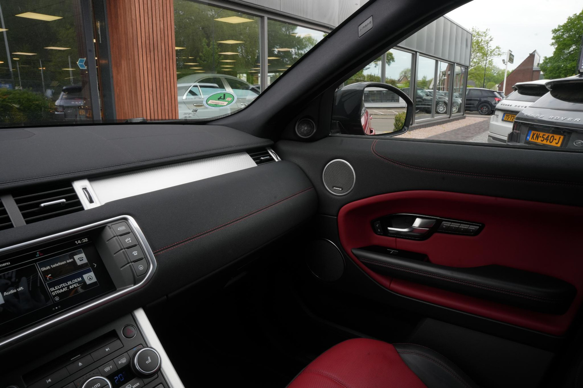 Land Rover Range Rover Evoque 2.0 Si4 SE Dynamic 2016 Exterior Paint - Firenze (1AF) 46