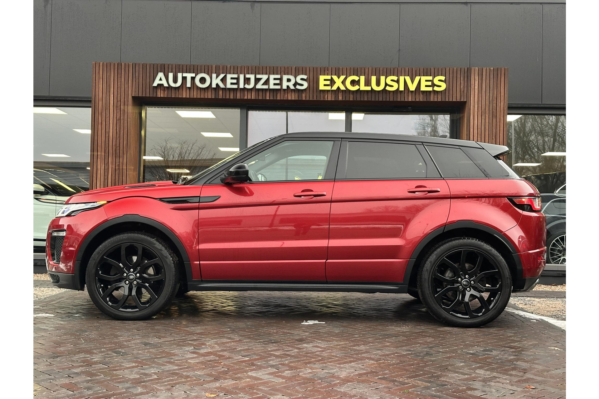 Land Rover Range Rover Evoque 2.0 Si4 SE Dynamic 2016 Exterior Paint - Firenze (1AF) 5