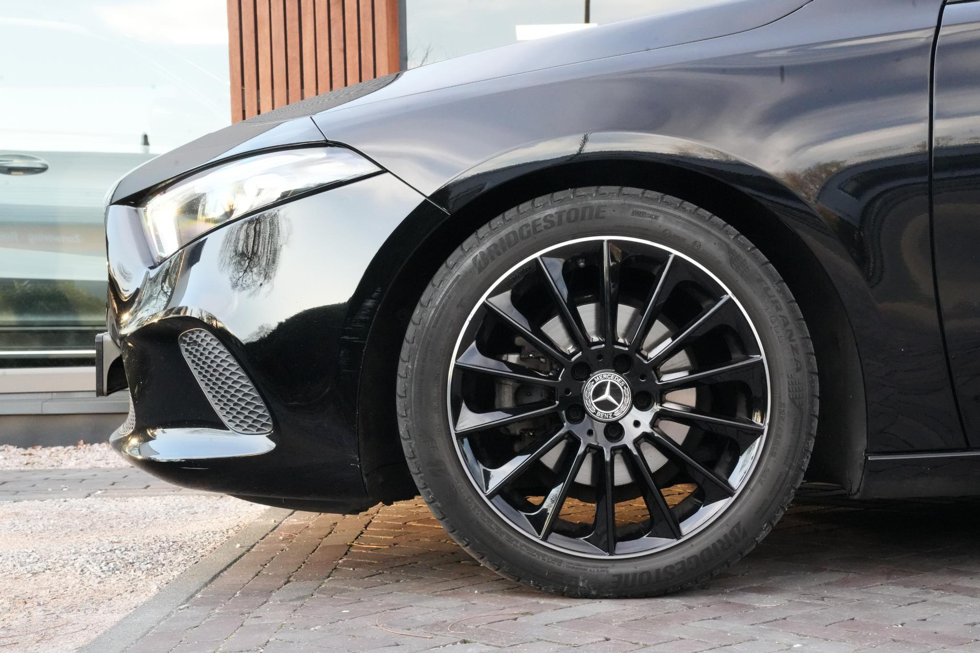 Mercedes-Benz A-Klasse 160 2019 NIGHT BLACK - STANDARD FINISH (696U) 11