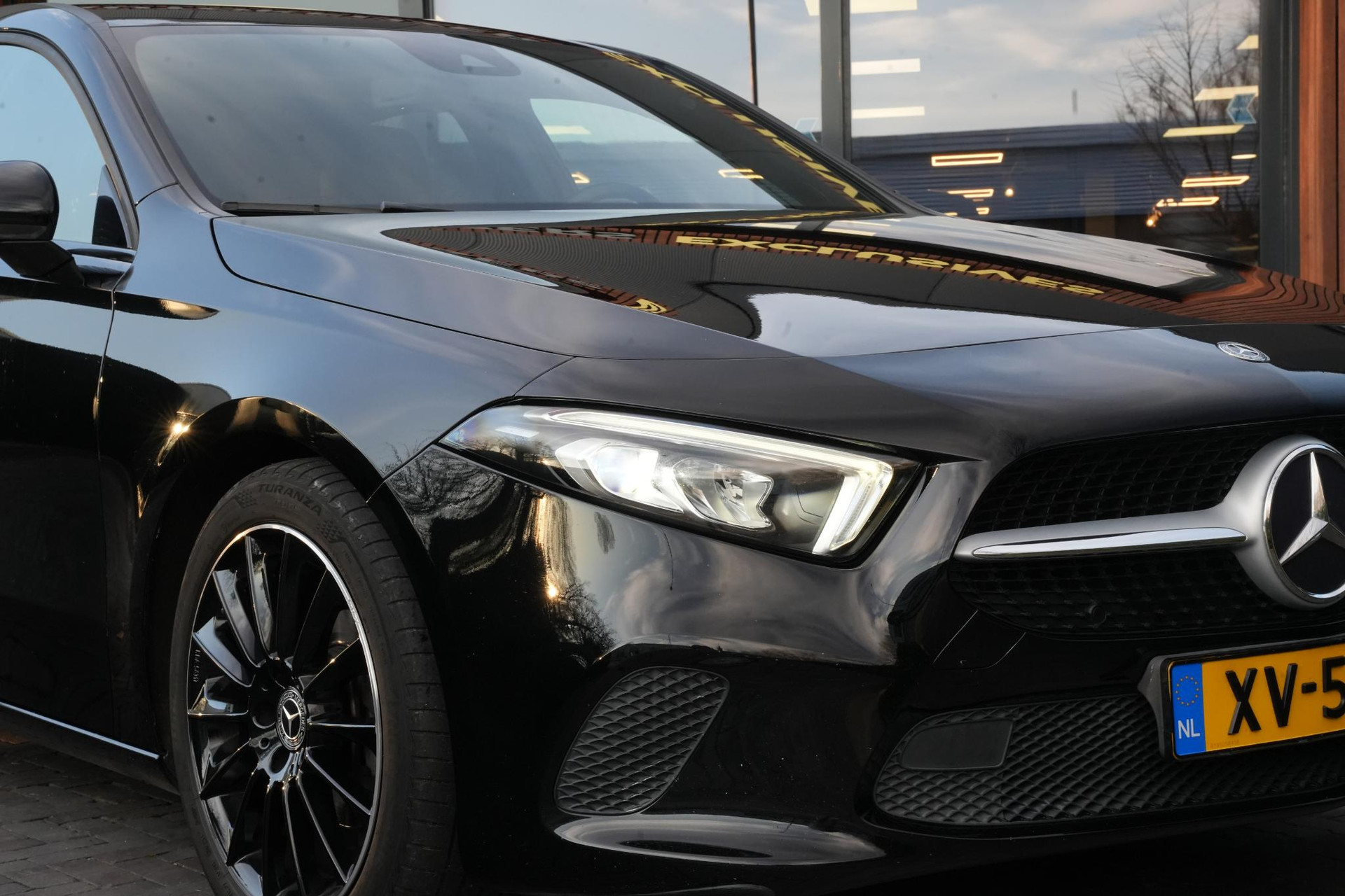 Mercedes-Benz A-Klasse 160 2019 NIGHT BLACK - STANDARD FINISH (696U) 12