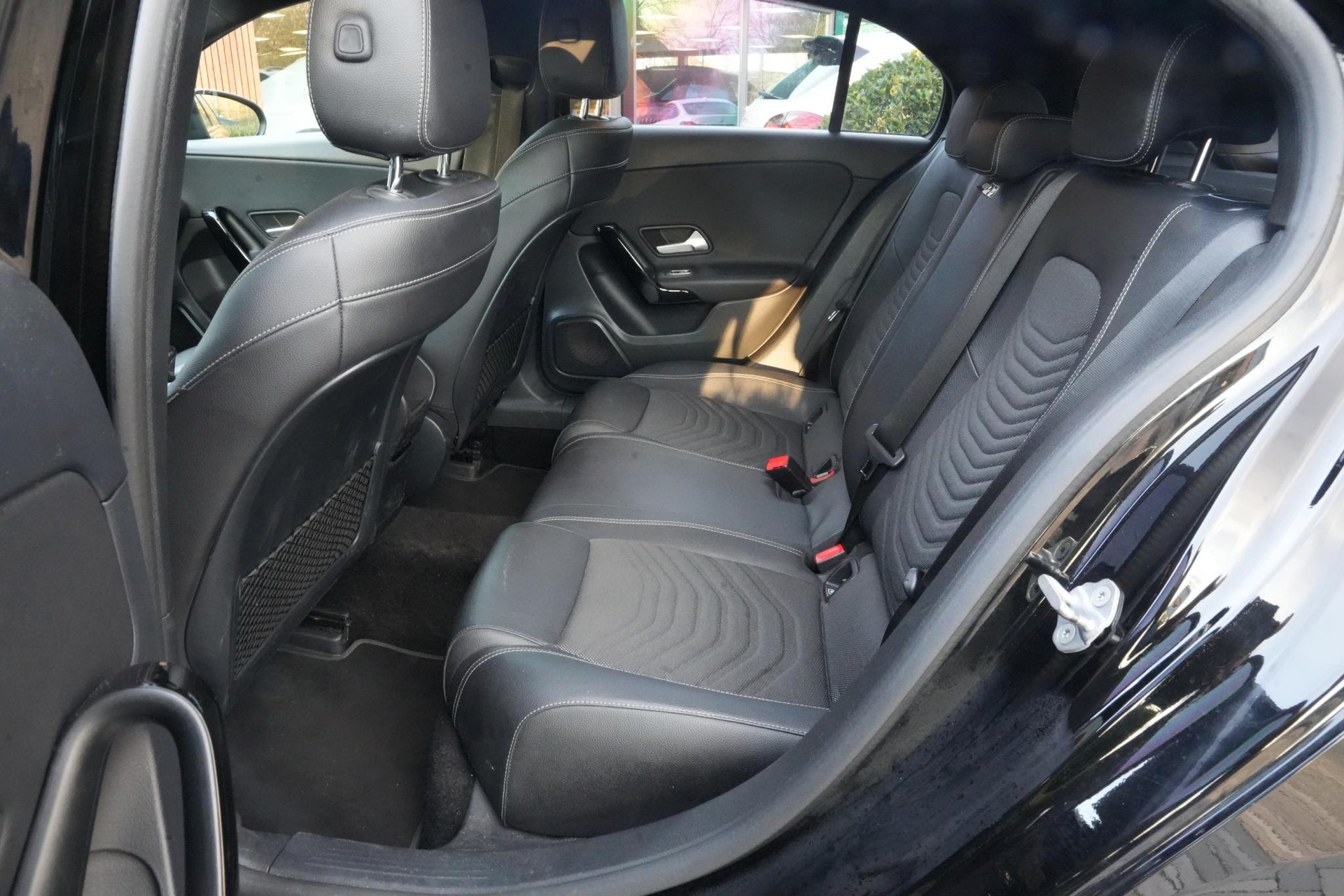 Mercedes-Benz A-Klasse 160 2019 NIGHT BLACK - STANDARD FINISH (696U) 8