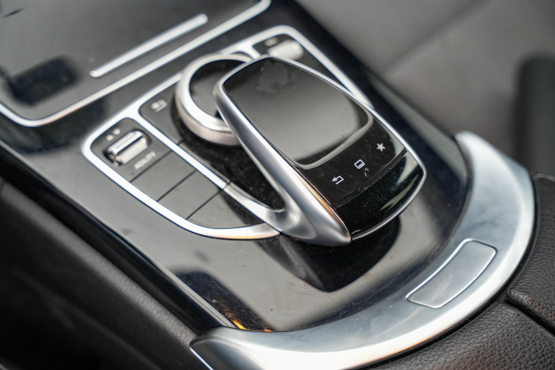 Mercedes-Benz C-Klasse 180 Prestige Edition C 2014 IRIDIUM SILVER - METALLIC FINISH (775U) 14