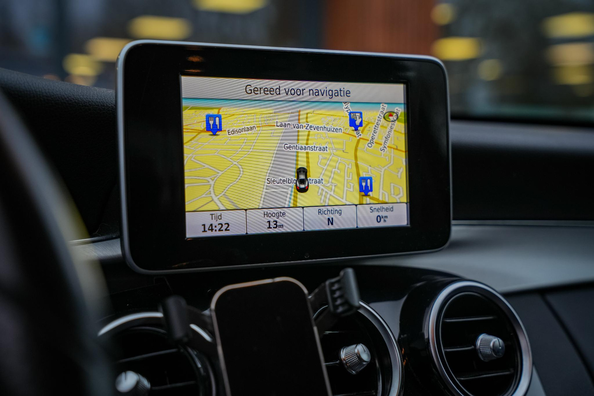 Mercedes-Benz C-Klasse 180 Prestige Edition C 2014 IRIDIUM SILVER - METALLIC FINISH (775U) 16