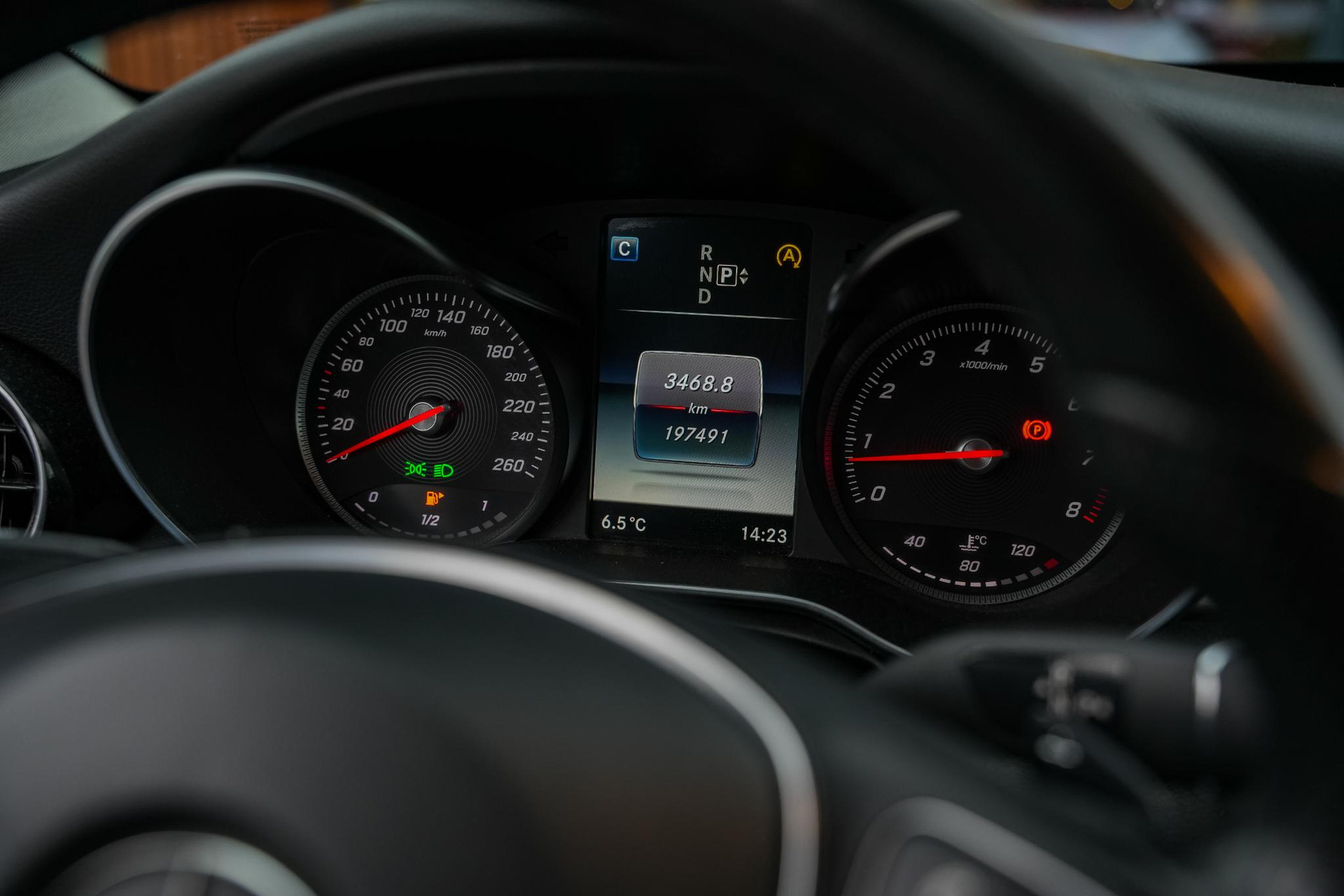 Mercedes-Benz C-Klasse 180 Prestige Edition C 2014 IRIDIUM SILVER - METALLIC FINISH (775U) 17