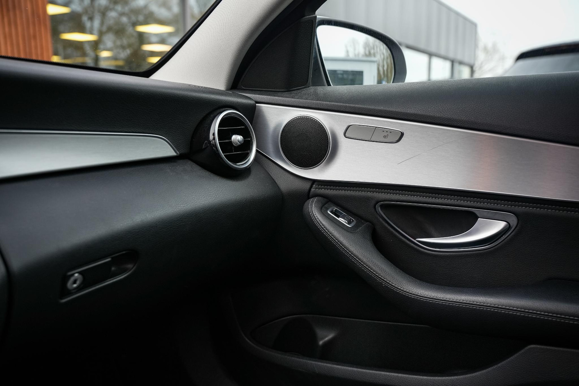 Mercedes-Benz C-Klasse 180 Prestige Edition C 2014 IRIDIUM SILVER - METALLIC FINISH (775U) 20