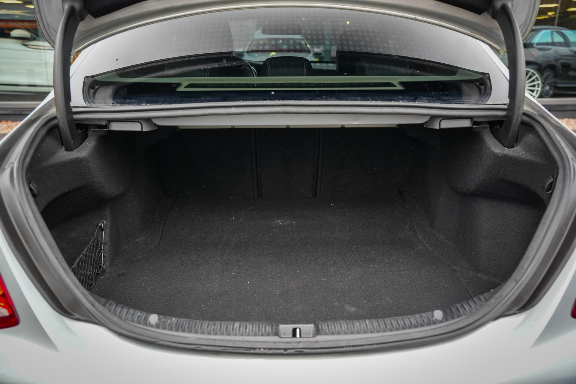 Mercedes-Benz C-Klasse 180 Prestige Edition C 2014 IRIDIUM SILVER - METALLIC FINISH (775U) 25