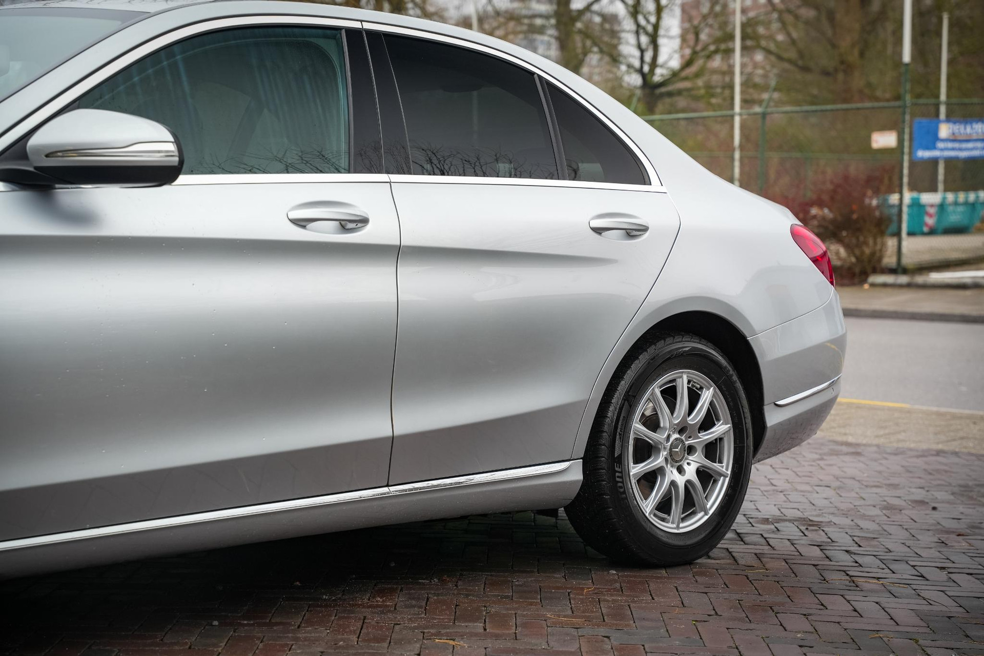 Mercedes-Benz C-Klasse 180 Prestige Edition C 2014 IRIDIUM SILVER - METALLIC FINISH (775U) 28