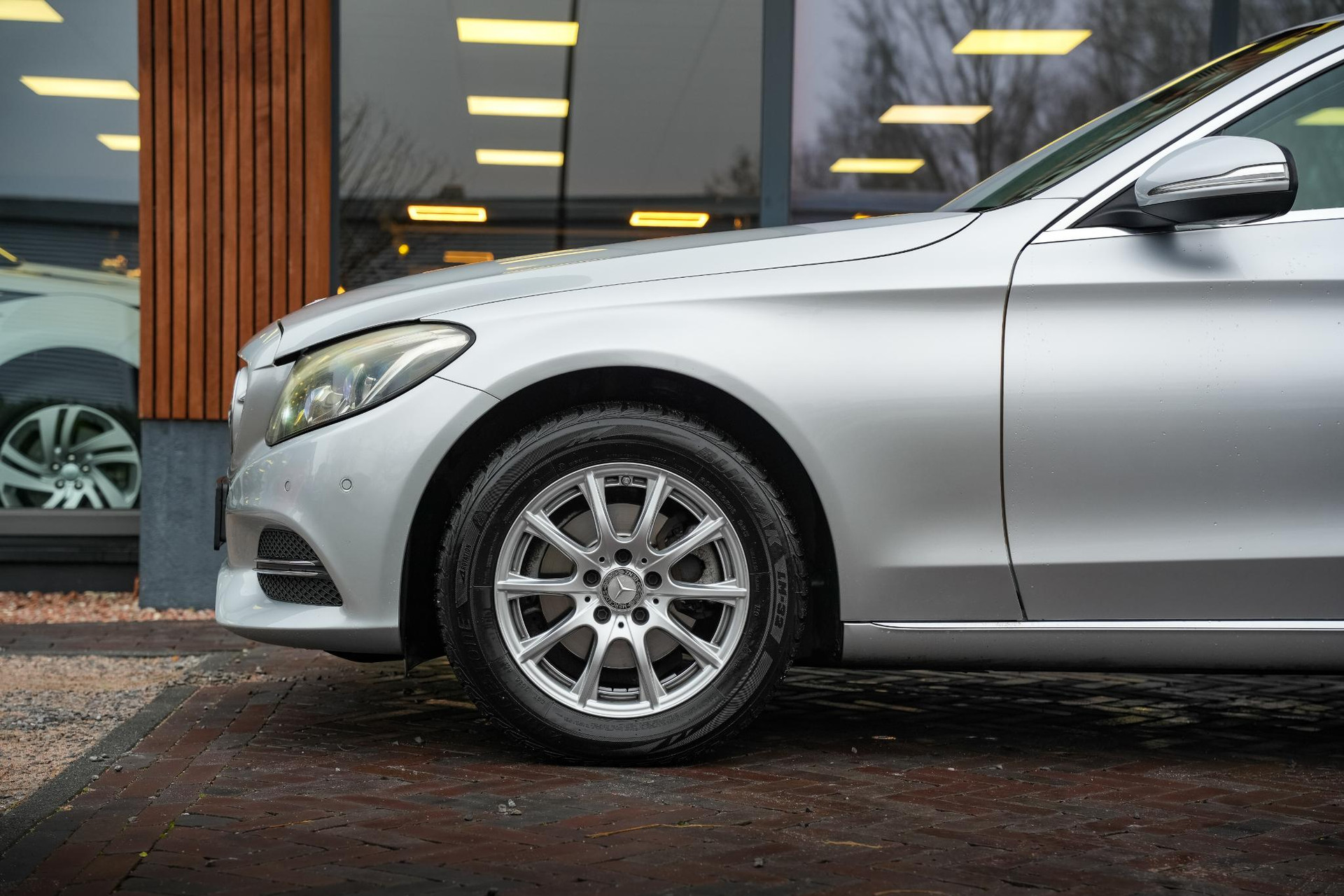 Mercedes-Benz C-Klasse 180 Prestige Edition C 2014 IRIDIUM SILVER - METALLIC FINISH (775U) 5