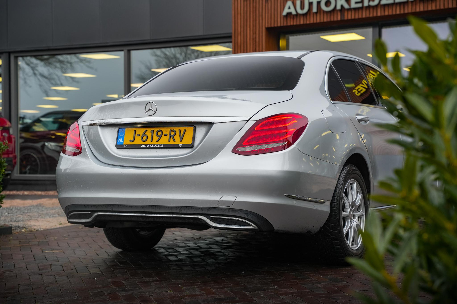 Mercedes-Benz C-Klasse 180 Prestige Edition C 2014 IRIDIUM SILVER - METALLIC FINISH (775U) 8